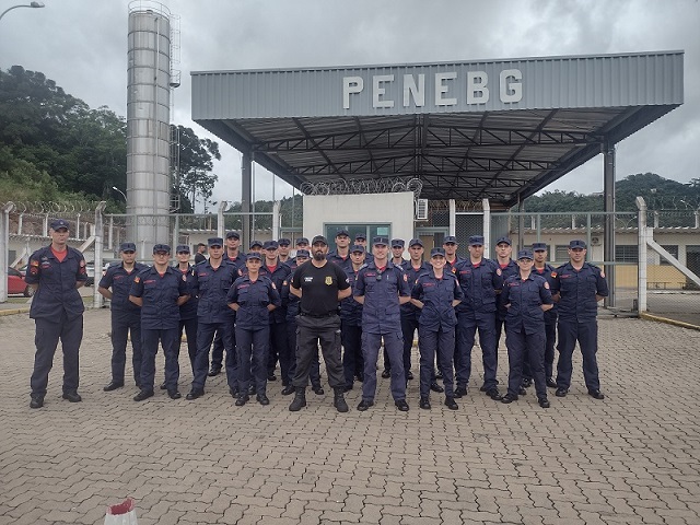 Futuros bombeiros militares realizam visita à Penitenciária de Bento Gonçalves