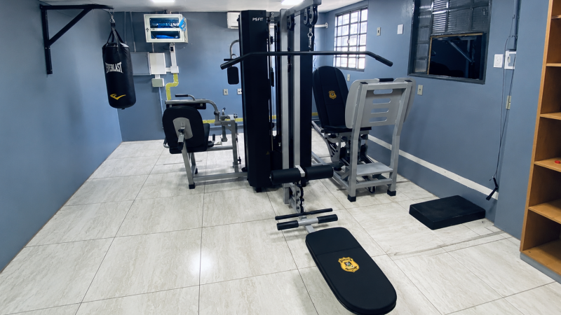 Academia Compacta com Equipamentos Multifuncionais